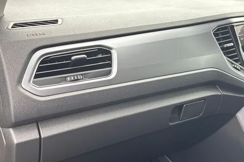 33 of 51 for VOLKSWAGEN T-ROC 1.5 TSI EVO Active 5dr DSG