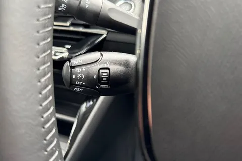 40 of 67 for PEUGEOT 208 1.2 PureTech Style Euro 6 (s/s) 5dr