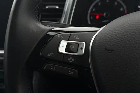 36 of 51 for VOLKSWAGEN T-ROC 1.5 TSI EVO Active 5dr DSG