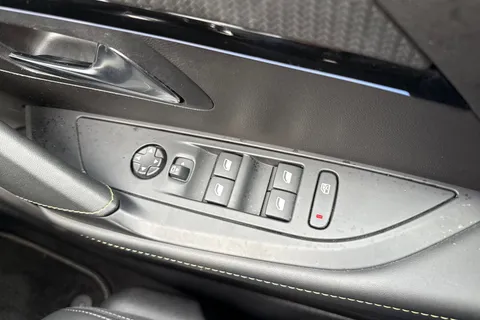 42 of 66 for PEUGEOT 208 115kW GT 51kWh 5dr Auto