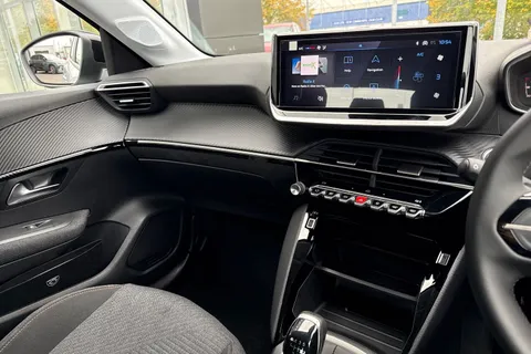 43 of 67 for PEUGEOT 208 1.2 PureTech Style Euro 6 (s/s) 5dr