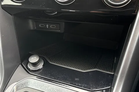 39 of 51 for VOLKSWAGEN T-ROC 1.5 TSI EVO Active 5dr DSG