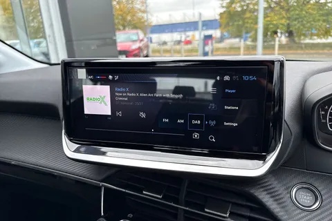 44 of 67 for PEUGEOT 208 1.2 PureTech Style Euro 6 (s/s) 5dr