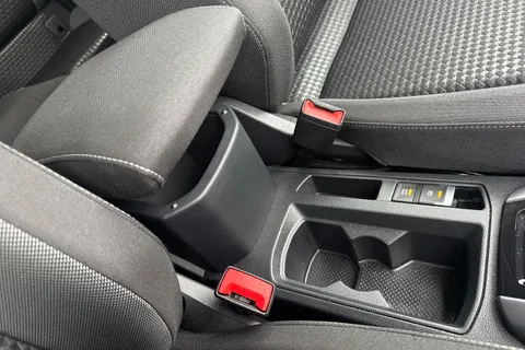 41 of 51 for VOLKSWAGEN T-ROC 1.5 TSI EVO Active 5dr DSG