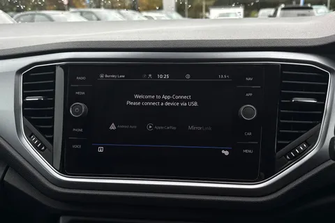 42 of 51 for VOLKSWAGEN T-ROC 1.5 TSI EVO Active 5dr DSG