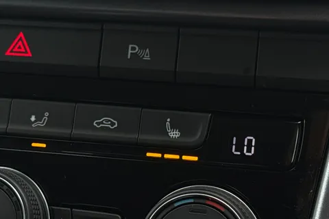 44 of 51 for VOLKSWAGEN T-ROC 1.5 TSI EVO Active 5dr DSG