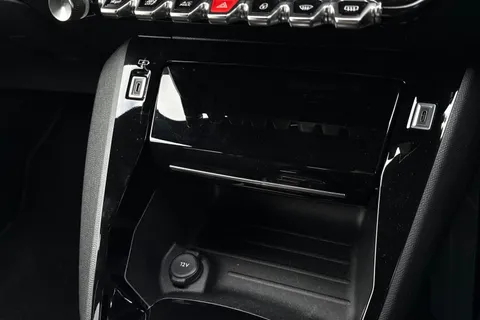 55 of 66 for PEUGEOT 208 115kW GT 51kWh 5dr Auto