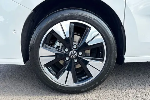 11 of 64 for VOLKSWAGEN CALIFORNIA 2.0 TDI Ocean 5dr DSG