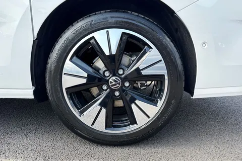 12 of 64 for VOLKSWAGEN CALIFORNIA 2.0 TDI Ocean 5dr DSG