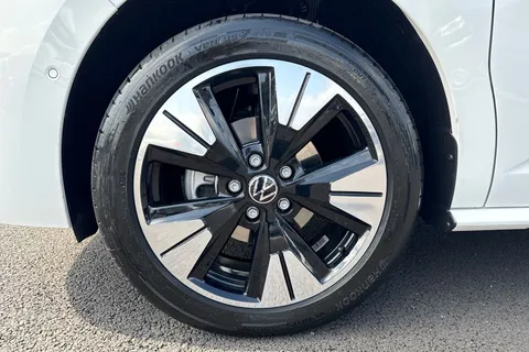 13 of 64 for VOLKSWAGEN CALIFORNIA 2.0 TDI Ocean 5dr DSG