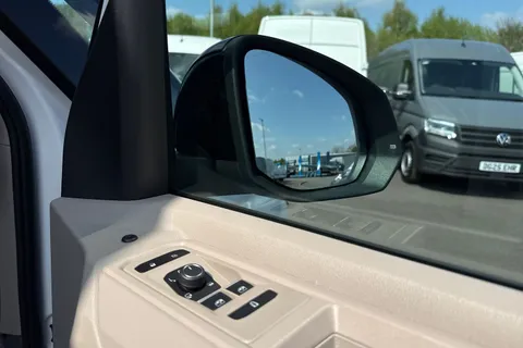 21 of 64 for VOLKSWAGEN CALIFORNIA 2.0 TDI Ocean 5dr DSG