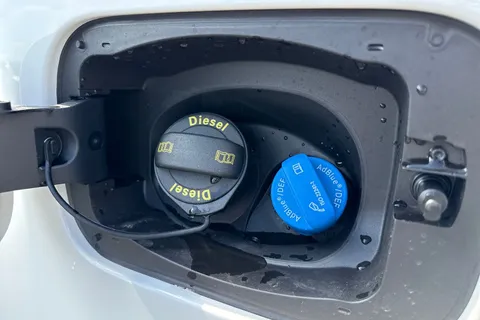 27 of 64 for VOLKSWAGEN CALIFORNIA 2.0 TDI Ocean 5dr DSG