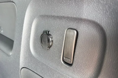 DE75WDA Volkswagen ID. Buzz GTX SWB 340 PS 79 kWh Pro Electric Automatic - Heat Pump / Towbar Thumbnail #31