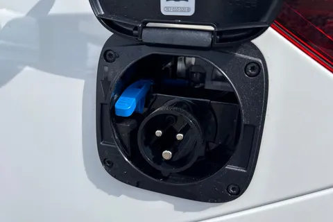 38 of 64 for VOLKSWAGEN CALIFORNIA 2.0 TDI Ocean 5dr DSG