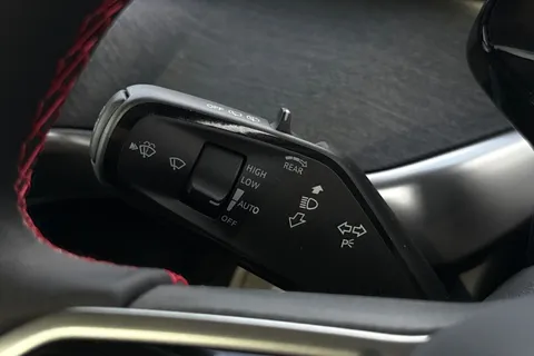 DE75WDA Volkswagen ID. Buzz GTX SWB 340 PS 79 kWh Pro Electric Automatic - Heat Pump / Towbar Thumbnail #39