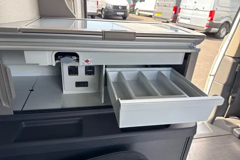 40 of 64 for VOLKSWAGEN CALIFORNIA 2.0 TDI Ocean 5dr DSG