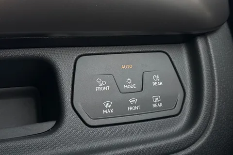 DE75WDA Volkswagen ID. Buzz GTX SWB 340 PS 79 kWh Pro Electric Automatic - Heat Pump / Towbar Thumbnail #44