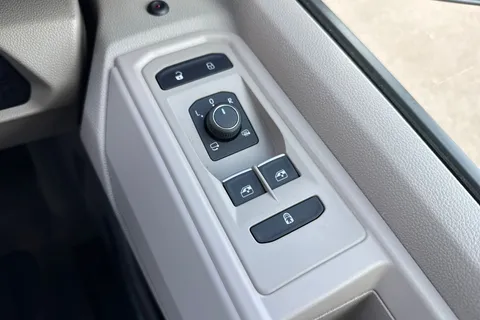 51 of 64 for VOLKSWAGEN CALIFORNIA 2.0 TDI Ocean 5dr DSG