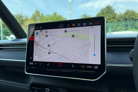 DE75WDA Volkswagen ID. Buzz GTX SWB 340 PS 79 kWh Pro Electric Automatic - Heat Pump / Towbar Thumbnail #52