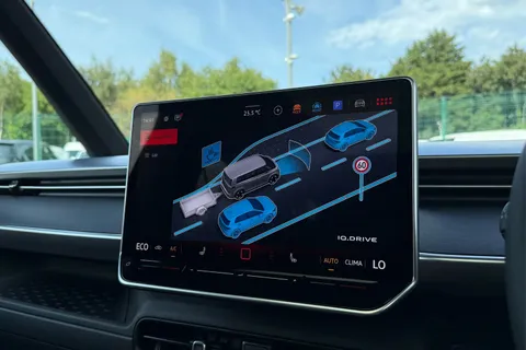 DE75WDA Volkswagen ID. Buzz GTX SWB 340 PS 79 kWh Pro Electric Automatic - Heat Pump / Towbar Thumbnail #55