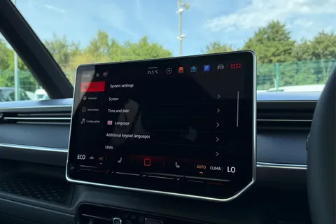 DE75WDA Volkswagen ID. Buzz GTX SWB 340 PS 79 kWh Pro Electric Automatic - Heat Pump / Towbar Thumbnail #56