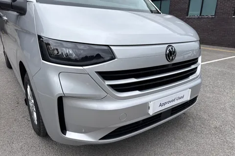 8 of 43 for VOLKSWAGEN TRANSPORTER 100kW 65kWh Commerce Pro Van Auto