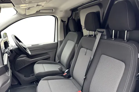 15 of 43 for VOLKSWAGEN TRANSPORTER 100kW 65kWh Commerce Pro Van Auto