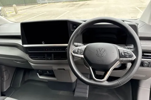 17 of 43 for VOLKSWAGEN TRANSPORTER 100kW 65kWh Commerce Pro Van Auto