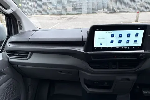 19 of 43 for VOLKSWAGEN TRANSPORTER 100kW 65kWh Commerce Pro Van Auto