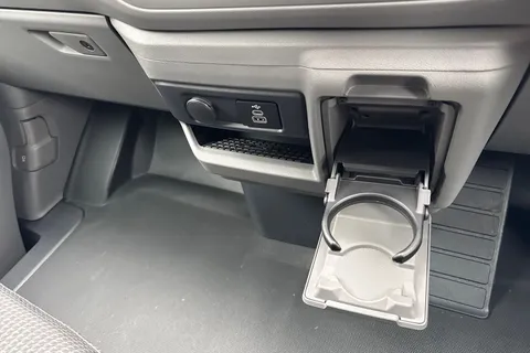 28 of 43 for VOLKSWAGEN TRANSPORTER 100kW 65kWh Commerce Pro Van Auto