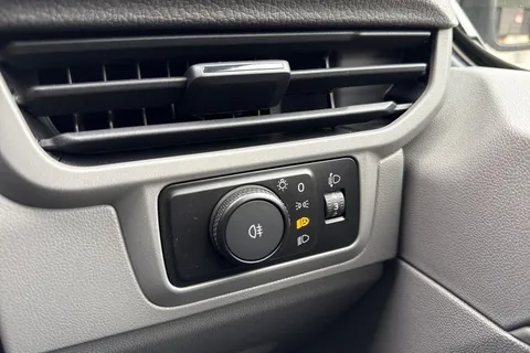 29 of 43 for VOLKSWAGEN TRANSPORTER 100kW 65kWh Commerce Pro Van Auto