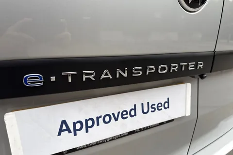 38 of 43 for VOLKSWAGEN TRANSPORTER 100kW 65kWh Commerce Pro Van Auto