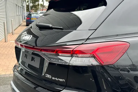 Audi Q4 e-tron 35 S line Auto 5dr 55kWh Thumbnail #8