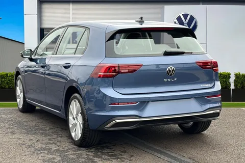  Volkswagen Golf 1.5 TSI eHybrid 19.7kWh Style DSG Euro 6 (s/s) 5dr Thumbnail #3