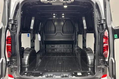 MF75FNU Volkswagen Transporter T32 Panel Van Commerce Pro SWB 170 PS 2.0 TDI 8sp Automatic Thumbnail #10