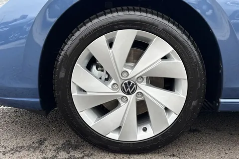  Volkswagen Golf 1.5 TSI eHybrid 19.7kWh Style DSG Euro 6 (s/s) 5dr Thumbnail #13