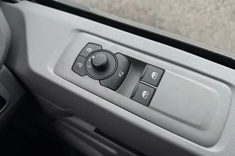 MF75FNU Volkswagen Transporter T32 Panel Van Commerce Pro SWB 170 PS 2.0 TDI 8sp Automatic Thumbnail #18
