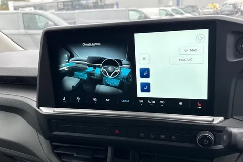 MF75FNU Volkswagen Transporter T32 Panel Van Commerce Pro SWB 170 PS 2.0 TDI 8sp Automatic Thumbnail #19