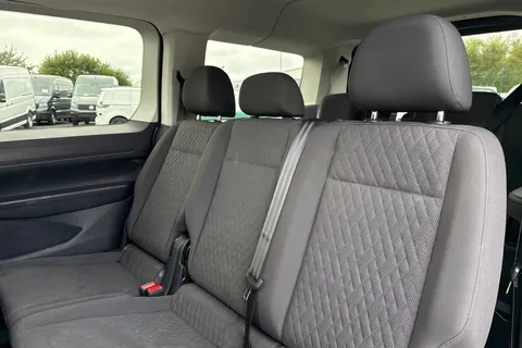 DG74CZS Volkswagen Caddy Maxi 2.0 TDI 122 Life 5dr DSG Thumbnail #20