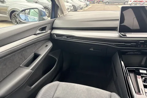  Volkswagen Golf 1.5 TSI eHybrid 19.7kWh Style DSG Euro 6 (s/s) 5dr Thumbnail #20