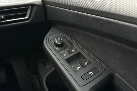  Volkswagen Golf 1.5 TSI eHybrid 19.7kWh Style DSG Euro 6 (s/s) 5dr Thumbnail #21