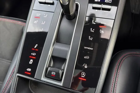 DT73ZFN Porsche Macan 2.9T V6 GTS SUV 5dr Petrol PDK 4WD Euro 6 (s/s) (440 ps) Thumbnail #23