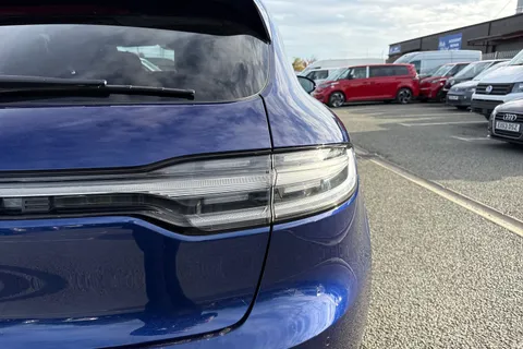 DT73ZFN Porsche Macan 2.9T V6 GTS SUV 5dr Petrol PDK 4WD Euro 6 (s/s) (440 ps) Thumbnail #27