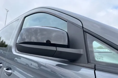 DG74CZS Volkswagen Caddy Maxi 2.0 TDI 122 Life 5dr DSG Thumbnail #27