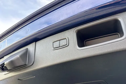 DT73ZFN Porsche Macan 2.9T V6 GTS SUV 5dr Petrol PDK 4WD Euro 6 (s/s) (440 ps) Thumbnail #29