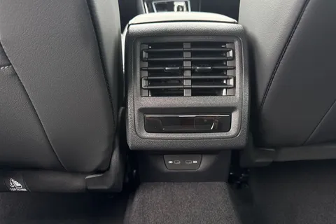  Volkswagen Golf 1.5 TSI eHybrid 19.7kWh Style DSG Euro 6 (s/s) 5dr Thumbnail #30