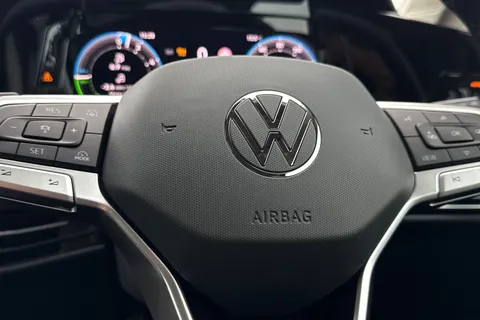  Volkswagen Golf 1.5 TSI eHybrid 19.7kWh Style DSG Euro 6 (s/s) 5dr Thumbnail #35