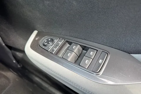 38 of 60 for BYD DOLPHIN SURF 65kW Active 30kWh 5dr Auto