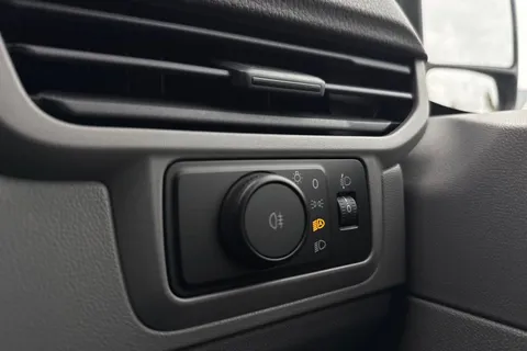 MF75FNU Volkswagen Transporter T32 Panel Van Commerce Pro SWB 170 PS 2.0 TDI 8sp Automatic Thumbnail #39