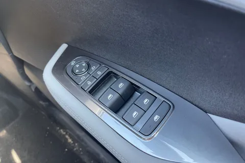 BYD Dolphin Surf 43.2kWh Boost Auto 5dr Thumbnail #43